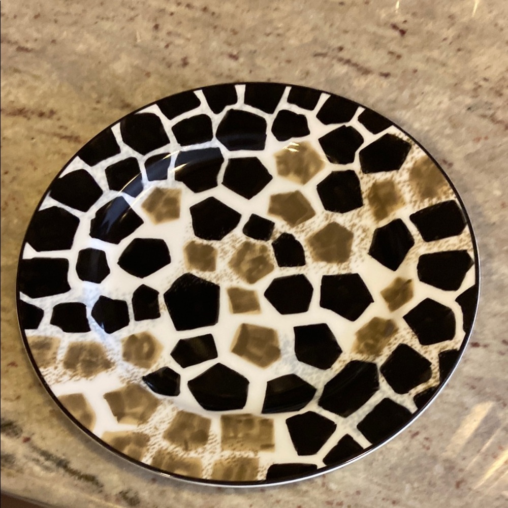 Mikasa Safari Collection set of 6 Giraffe pattern 9 1/4” Salad Plate